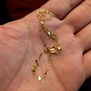 14K Beautiful Links Petite Chain Necklace. 18"